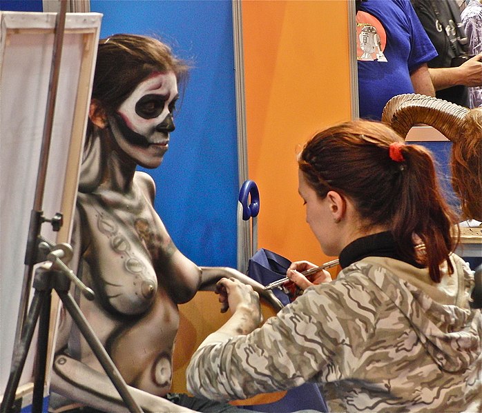 File:BODYPAINTING - panoramio.jpg