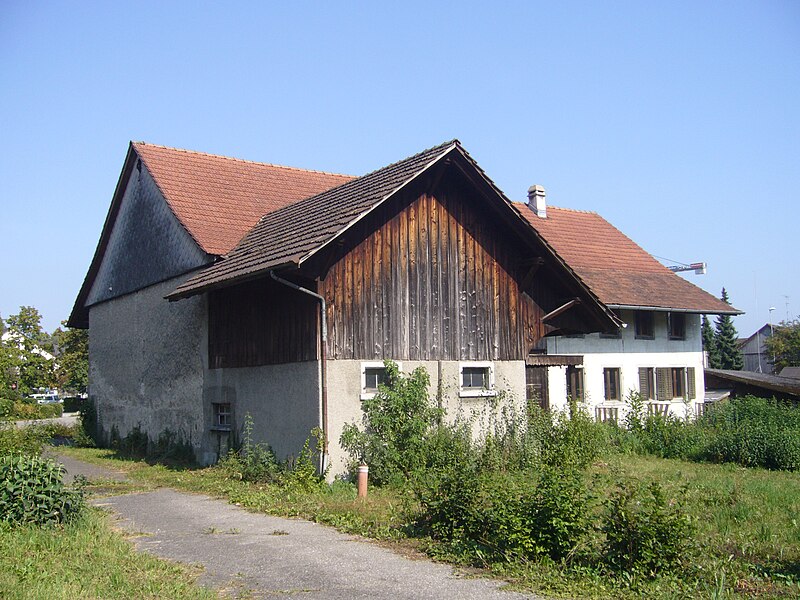 File:BahnhofstrBassersdorfVIII.jpg