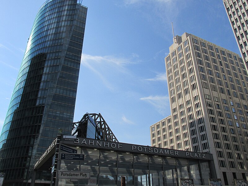 File:Berlin Potsdamer Platz - panoramio (4).jpg