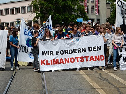 Demanding a "Klimanotstand" (English: Climate Emergency) at Helvetiaplatz [de] in Bern, Switzerland, on 24 May 2019