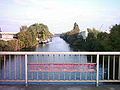 Deutsch: Der Billbrookkanal in Hamburg-Billbrook. Blick von der Wöhlerbrücke Richtung Osten. Siehe auch Image:Billbrookkanal Hamburg 03.jpg.