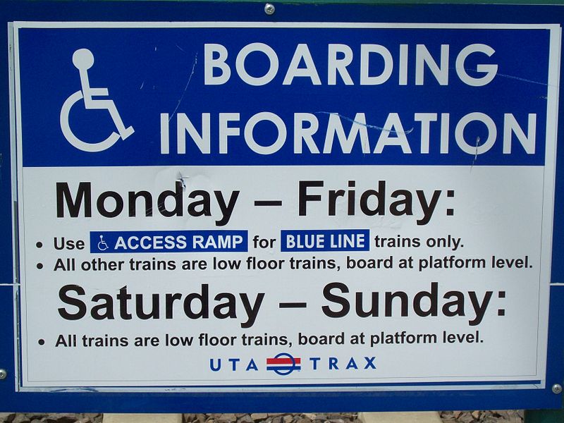 File:Boarding infomation sign for Blue Line.JPG