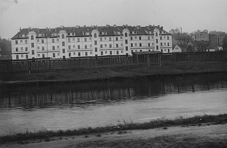 The building as seen from the left river side, c. 1930 – c. 1939