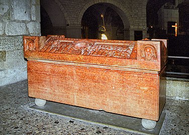 Sarcophage de l'évêque Berardo Maggi, Duomo Vecchio de Brescia.