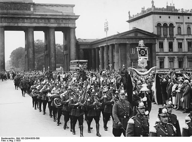 File:Bundesarchiv Bild 183-2004-0830-500, Berlin, Brandenburger