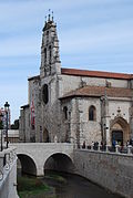 Iglesia de San Lesmes Abad. Puente de San Juan sobre el Río Vena.