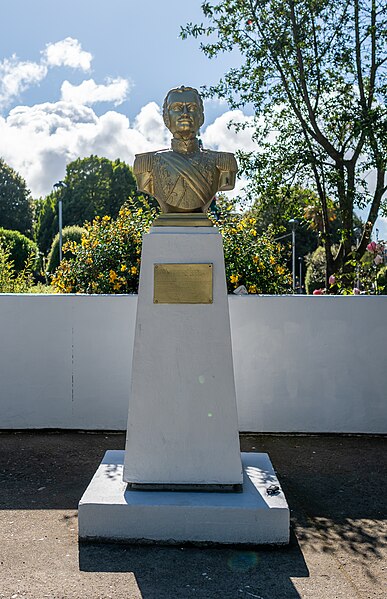 File:Busto Ramón Freire - A74069920240106.jpg