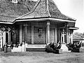 COLLECTIE TROPENMUSEUM Het Krontjong-paviljoen op de jaarmarkt 'Pasar Gambir' van 1934 te Jakarta Java TMnr 10002612.jpg