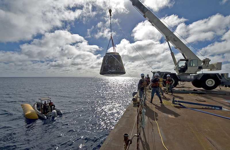 File:COTS-1 Dragon Spacecraft Recovery.jpg