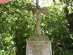 Calvaire proche du cimetière de Catillon.