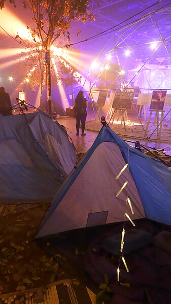 File:Camping tents at the 06-29 exhibition of the Nova Festival 05.jpg