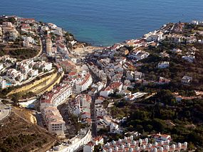 Panorâmica da vila de Carvoeiro e do Monte Carvoeiro.