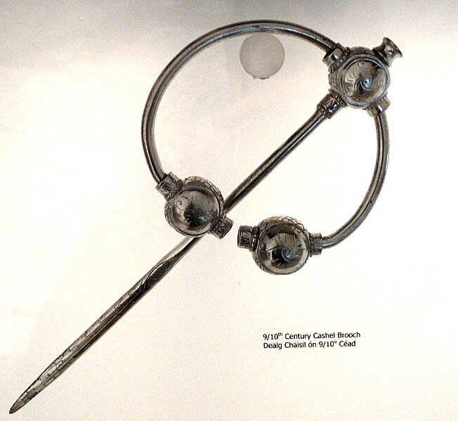 File:Cashel brooch in Rock of Cashel Museum 2.jpg