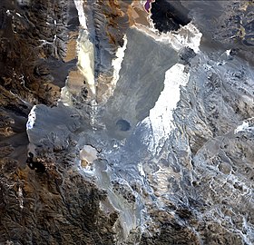 Optika satelitobildo de Cerro Blanco-kaldero kaj la Piedra Pomez-ignimbrito