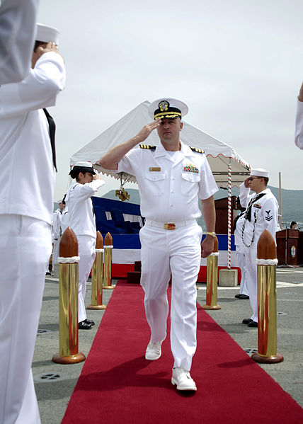 File:Change of command ceremony 130531-N-CG241-386.jpg