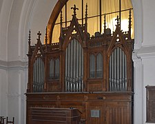 Buffet avec façade en chêne et tuyaux en étain.