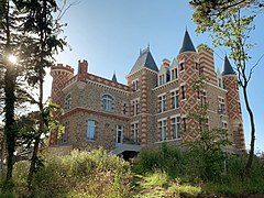 L'arrière (façade sud) du château du Nessay à Saint-Briac-sur-Mer en Ille-et-Vilaine.