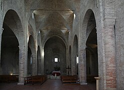 Interno della chiesa di Santa Maria di Propezzano.