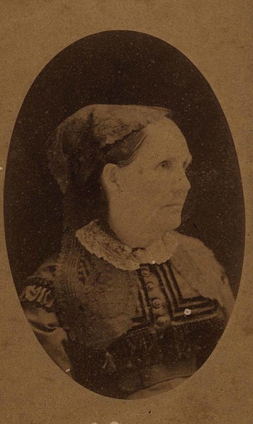 File:Clarissa Chapman Armstrong, photograph by Bradley & Rulofson, Mission Houses Museum Archives.jpg