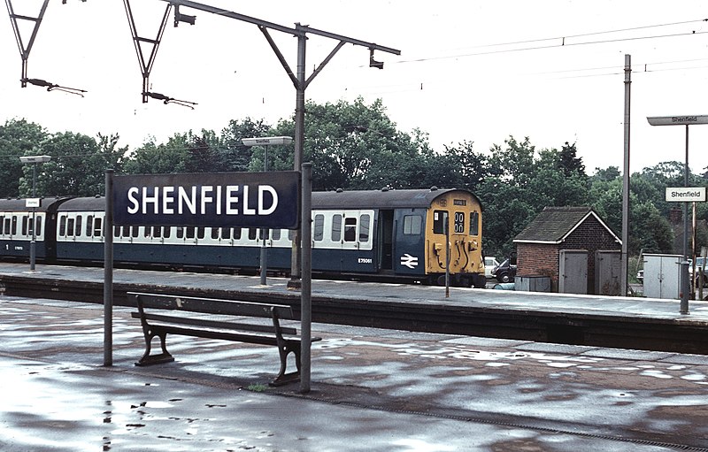 File:Class 302 unit at Shenfield in 1982.jpg