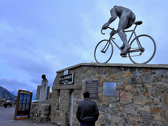 The Col du Tourmalet mountain pass was the highest point of elevation in the race, at 2,115 m (6,939 ft).