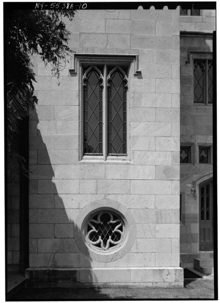 File:DETAIL OF FENESTRATION EAST TOWER - Lyndhurst, Main House, 635 South Broadway, Tarrytown, Westchester County, NY HABS NY,60-TARY,1A-10.tif