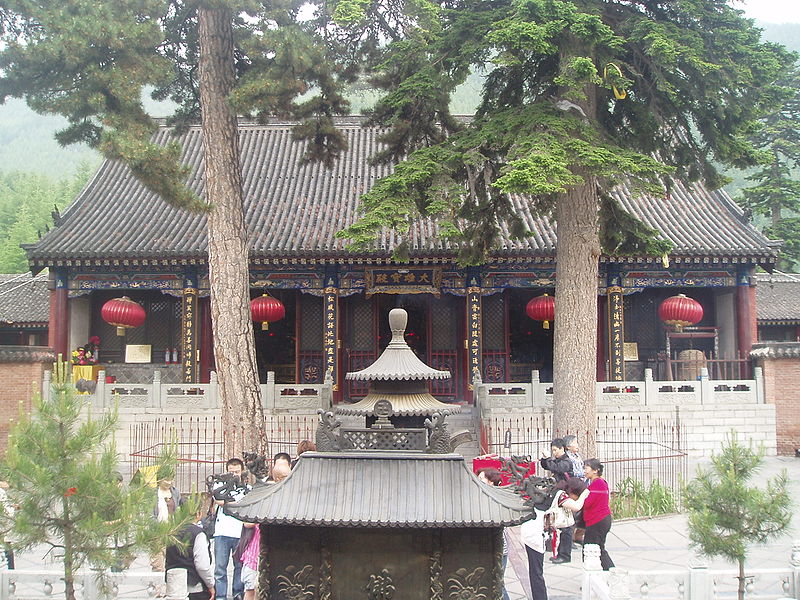 File:Dailuoding Temple5.JPG