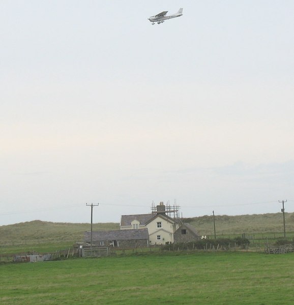 File:Directly Below the Flight Path - geograph.org.uk - 246305.jpg