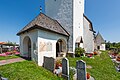 English: Porch and cemetery Deutsch: Vorhalle und Friedhof