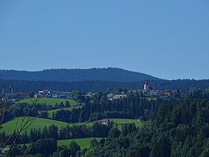 Blick von Norden, vom Fuß des Franziskanerkogels bei Maria Lankowitz, auf Edelschrott.