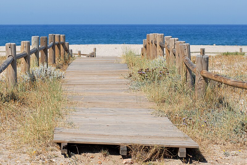 File:El Cabo de Gata.jpg