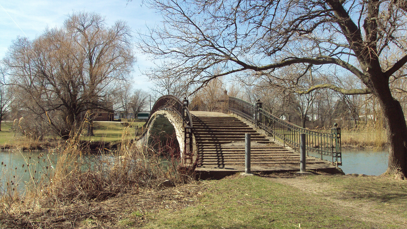 File:ElizabethParkWalkingBridge2.png