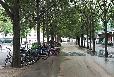 Vers la rue de Rambouillet.