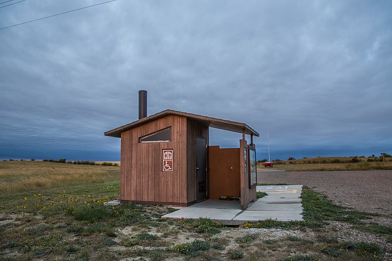 File:Fresno Beach Free Campsite Bathroom Havre Montana (32989607521).jpg