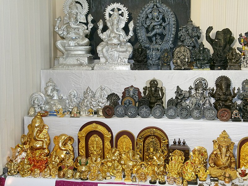 File:Ganesha-Idols-3500.JPG