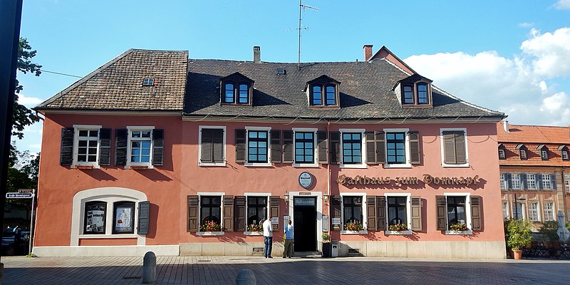 File:Gasthaus zum Domnapf - panoramio.jpg