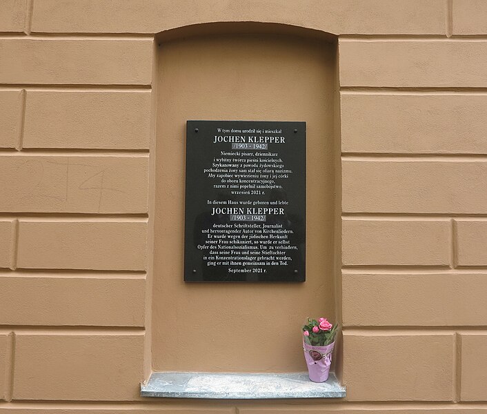 Datei:Gedenktafel am Wohnhaus der Familie Klepper in Bytom Odrzański.jpg