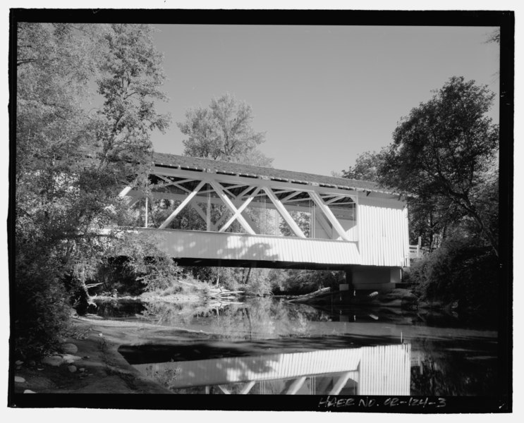 File:General perspective view of the Larwood Bridge, view to north. - Larwood Bridge, Spanning Crabtree Creek, Fish Hatchery Road (CR 648), Lacomb, Linn County, OR HAER OR-124-3.tif