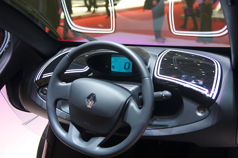File:Geneva MotorShow 2013 - Renault Twizy steering wheel.jpg