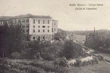 Il Collegio Rotondi in una cartolina d'epoca; in basso a destra la stazione ferroviaria