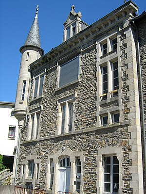 Uzerche: Géographie, Urbanisme, Toponymie