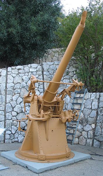 File:HN-British-3-inch-coastal-gun-1.jpg