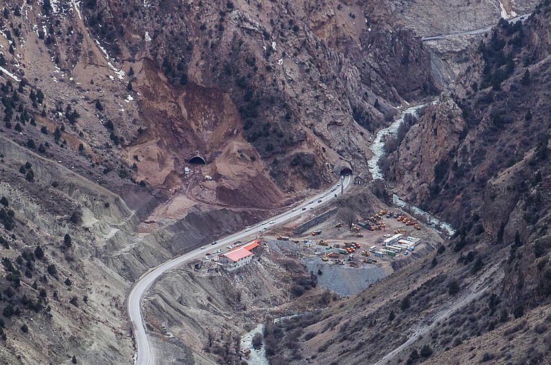 File:Haraz Road 05.jpg