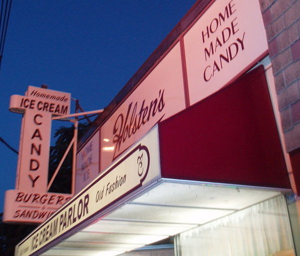 The episode's final scene was shot in Holsten's Brookdale Confectionery (pictured August 2007) in Bloomfield, New Jersey, in March 2007.