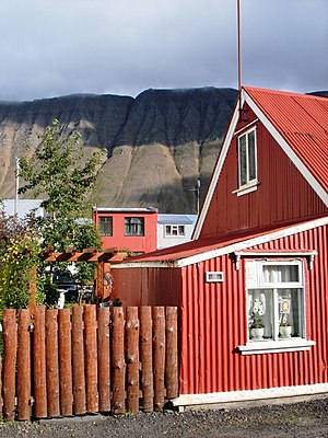 Ísafjörður: Geographie, Geschichte, Kultur und Sehenswürdigkeiten