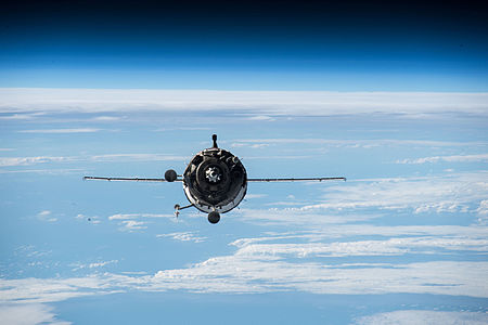 Tập_tin:ISS-43_Soyuz_TMA_16M_approaches_the_ISS_(a).jpg