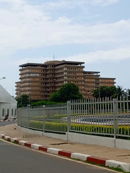 File:Immeuble Casef à Lomé (Togo) 03.jpg