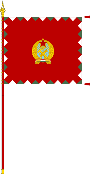 File:Infantry Colour of the Hungarian People's Army (1950-1957, with staff).svg