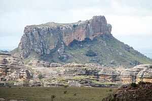 Madagascar: Géographie, Histoire, Politique et administration