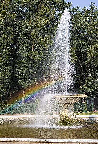 File:Italian fountain in the Parterre Garden of Lower Park, Peterhof 9751.jpg